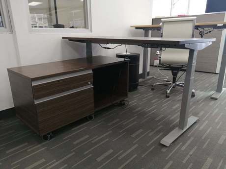 Photo of Adjustable work table and storage on wheels 775.00$ Qty:1, vue 4, available at Oburo in Montreal