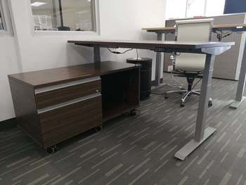 Photo of Adjustable work table and storage on wheels 775.00$ Qty:1, vue 5, available at Oburo in Montreal