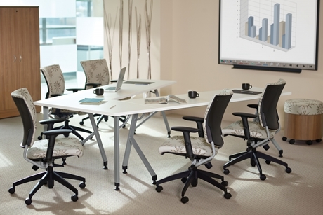 Photo of Graphic Multi-Tasking Chair by Global, vue 4, available at Oburo in Montreal