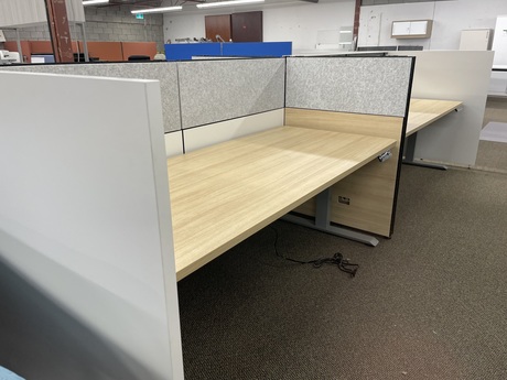Photo of Multiple 4 space shared desks, vue 2, available at Oburo in Montreal