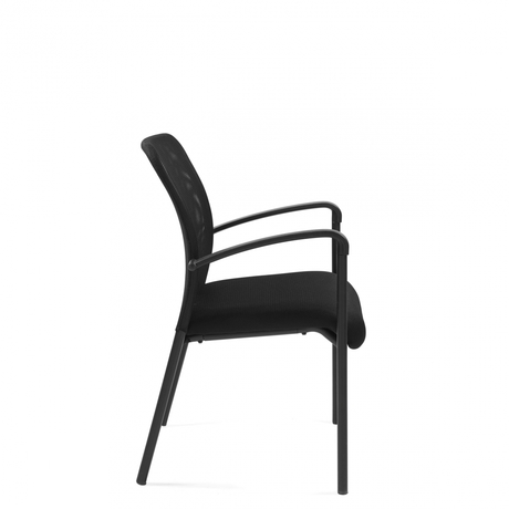 Photo de dash-fauteuil-d-invites-avec-assise-rembourree-et-dossier-en-tissu-maille image de galerie 1. Gallery 3. Tous les détails chez Oburo, expert en mobilier de bureau pour la clinique ou la salle de classe à Montréal.