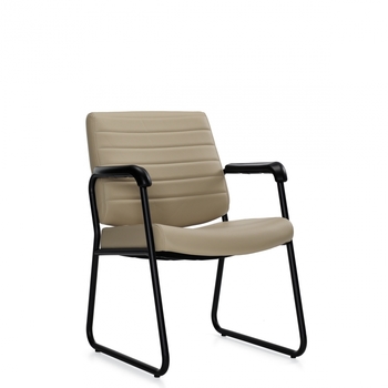 Photo de caman-fauteuil-d-invites-a-dossier-moyen image de galerie 2. Gallery 5. Tous les détails chez Oburo, expert en mobilier de bureau pour la clinique ou la salle de classe à Montréal.
