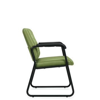 Photo de caman-fauteuil-d-invites-a-dossier-moyen image de galerie 4. Gallery 3. Tous les détails chez Oburo, expert en mobilier de bureau pour la clinique ou la salle de classe à Montréal.