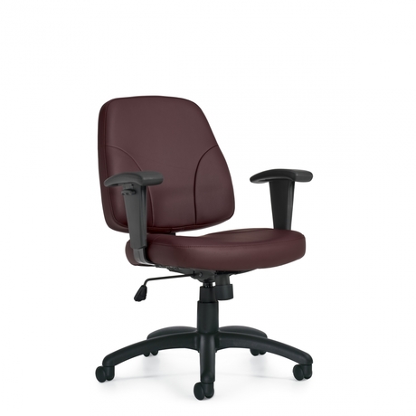 Photo de cobalt-fauteuil-a-basculement-a-dossier-moyen image de galerie 2. Gallery 5. Tous les détails chez Oburo, expert en mobilier de bureau pour la clinique ou la salle de classe à Montréal.