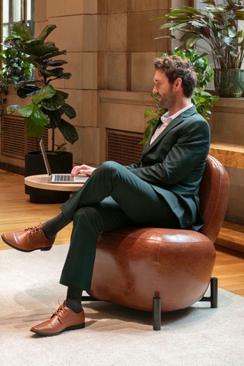 Photo de opal-fauteuil-lounge image de galerie 2. Opal - Fauteuil Lounge Image 7. Tous les détails chez Oburo, expert en mobilier de bureau pour la clinique ou la salle de classe à Montréal.